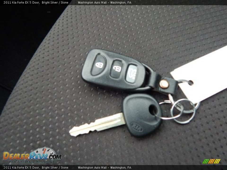 2011 Kia Forte EX 5 Door Bright Silver / Stone Photo #18