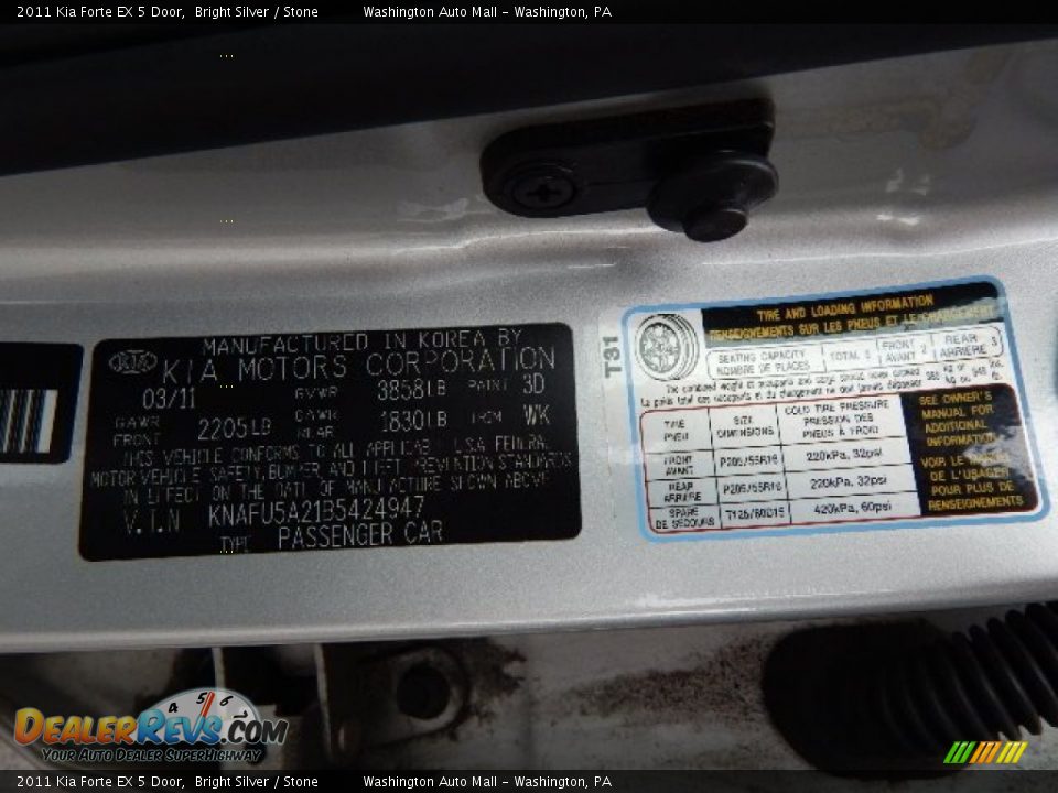 2011 Kia Forte EX 5 Door Bright Silver / Stone Photo #19