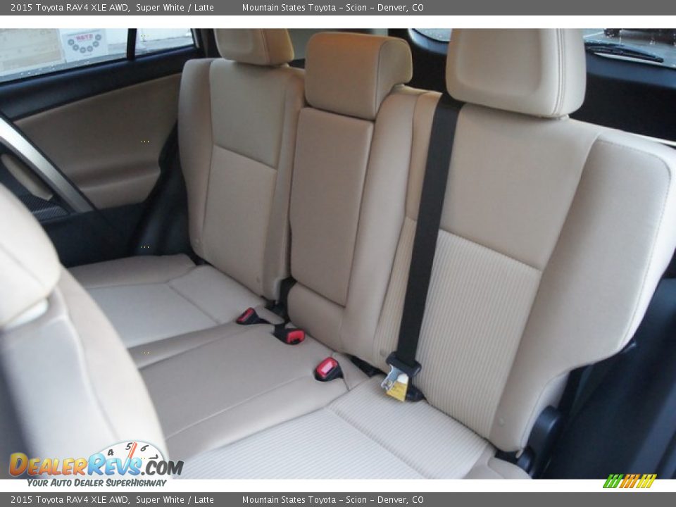 2015 Toyota RAV4 XLE AWD Super White / Latte Photo #7