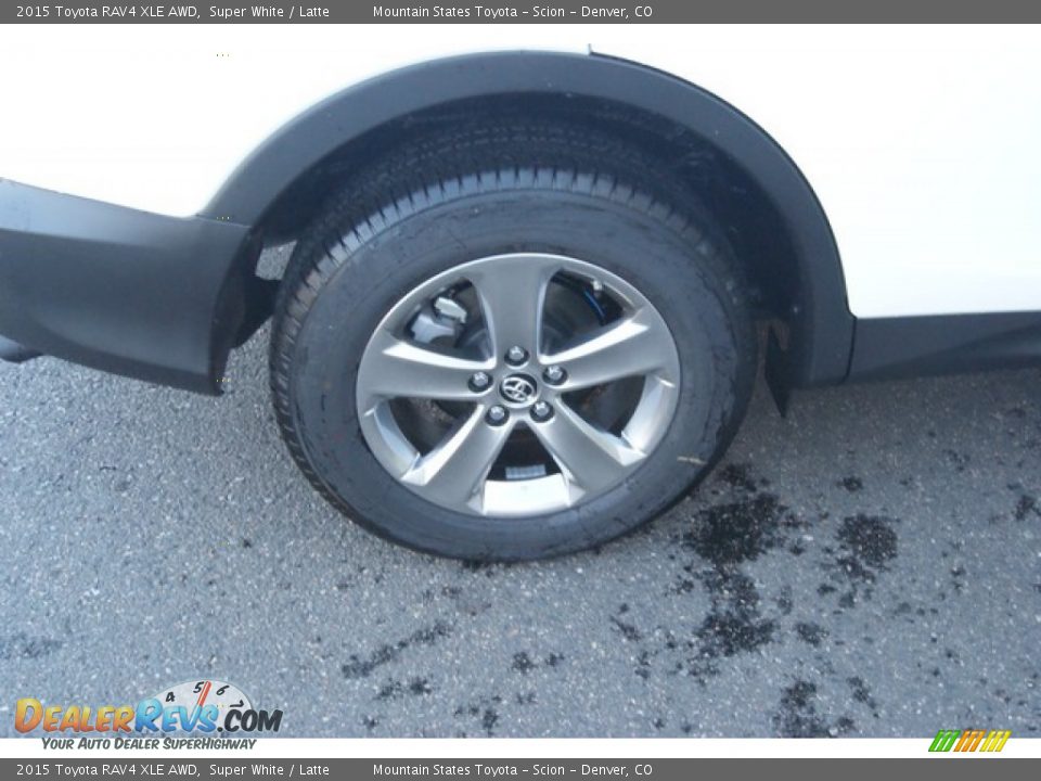 2015 Toyota RAV4 XLE AWD Super White / Latte Photo #9