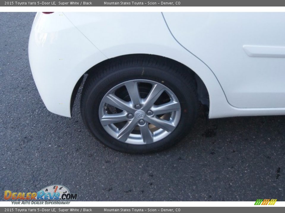 2015 Toyota Yaris 5-Door LE Wheel Photo #9