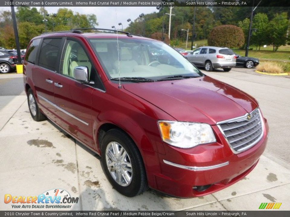 Front 3/4 View of 2010 Chrysler Town & Country Limited Photo #7