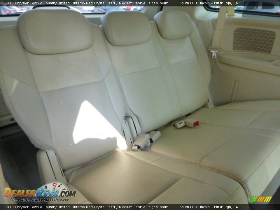 2010 Chrysler Town & Country Limited Inferno Red Crystal Pearl / Medium Pebble Beige/Cream Photo #14