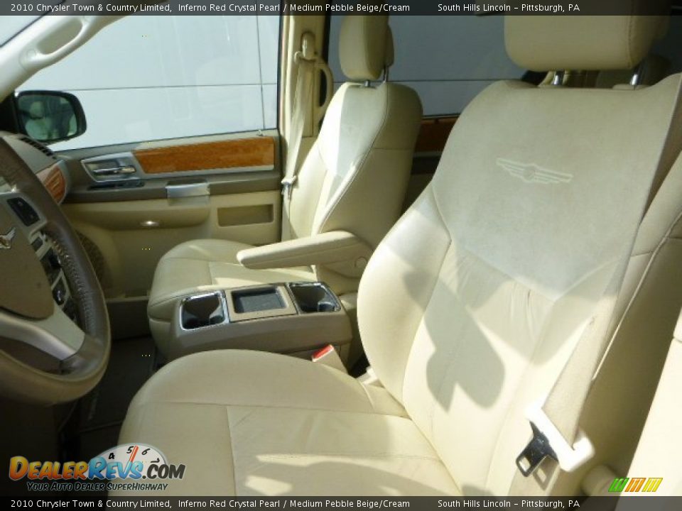 2010 Chrysler Town & Country Limited Inferno Red Crystal Pearl / Medium Pebble Beige/Cream Photo #16