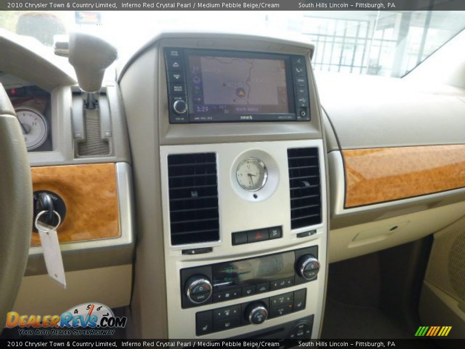 2010 Chrysler Town & Country Limited Inferno Red Crystal Pearl / Medium Pebble Beige/Cream Photo #22