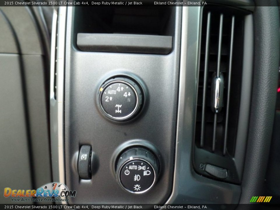 Controls of 2015 Chevrolet Silverado 1500 LT Crew Cab 4x4 Photo #23