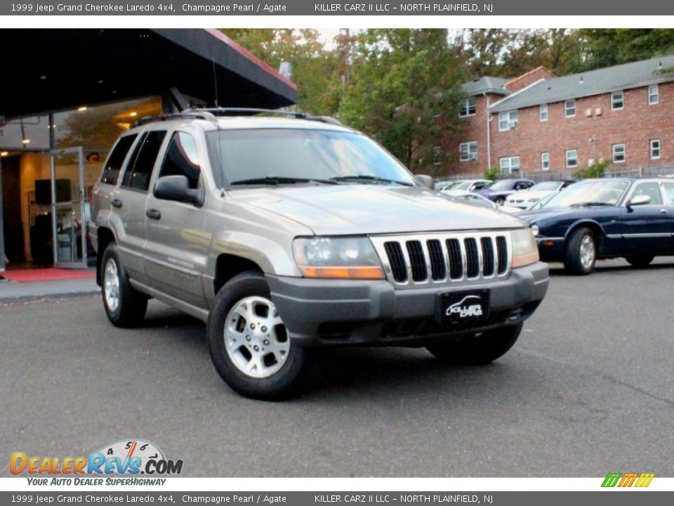 1999 Jeep Grand Cherokee Laredo 4x4 Champagne Pearl / Agate Photo #1
