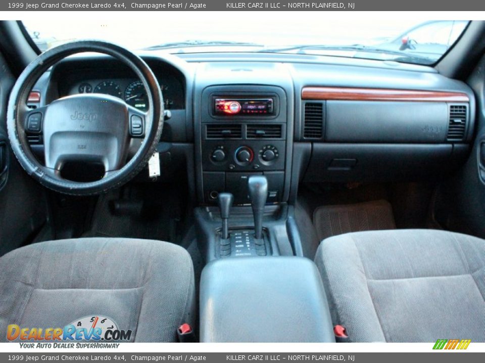 1999 Jeep Grand Cherokee Laredo 4x4 Champagne Pearl / Agate Photo #7