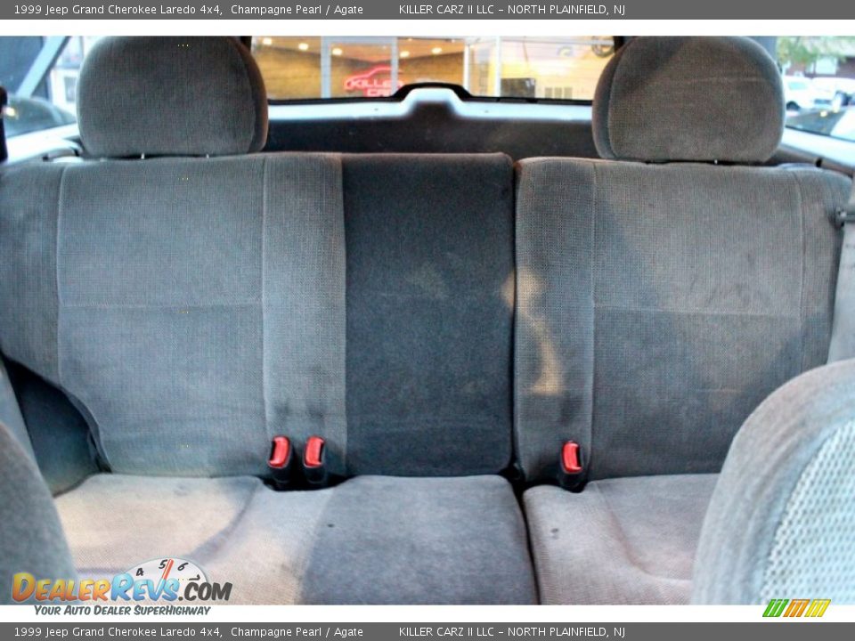 1999 Jeep Grand Cherokee Laredo 4x4 Champagne Pearl / Agate Photo #8