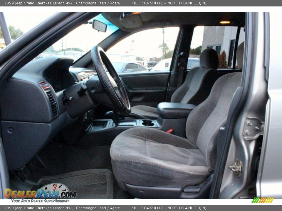 1999 Jeep Grand Cherokee Laredo 4x4 Champagne Pearl / Agate Photo #13