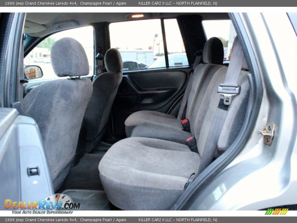 1999 Jeep Grand Cherokee Laredo 4x4 Champagne Pearl / Agate Photo #20