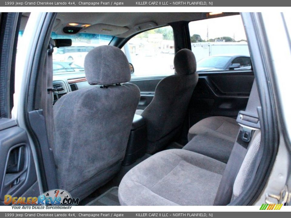 1999 Jeep Grand Cherokee Laredo 4x4 Champagne Pearl / Agate Photo #21