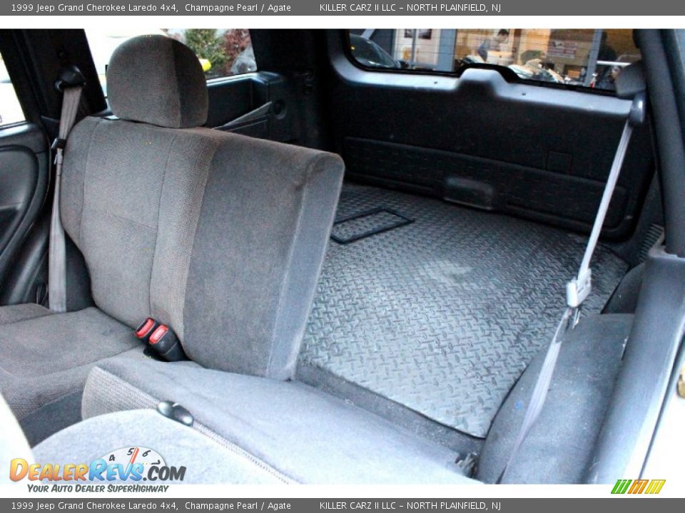 1999 Jeep Grand Cherokee Laredo 4x4 Champagne Pearl / Agate Photo #22