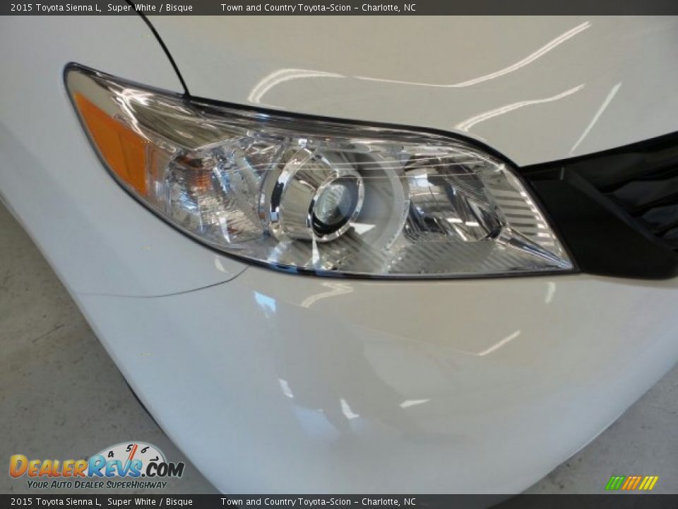 2015 Toyota Sienna L Super White / Bisque Photo #4