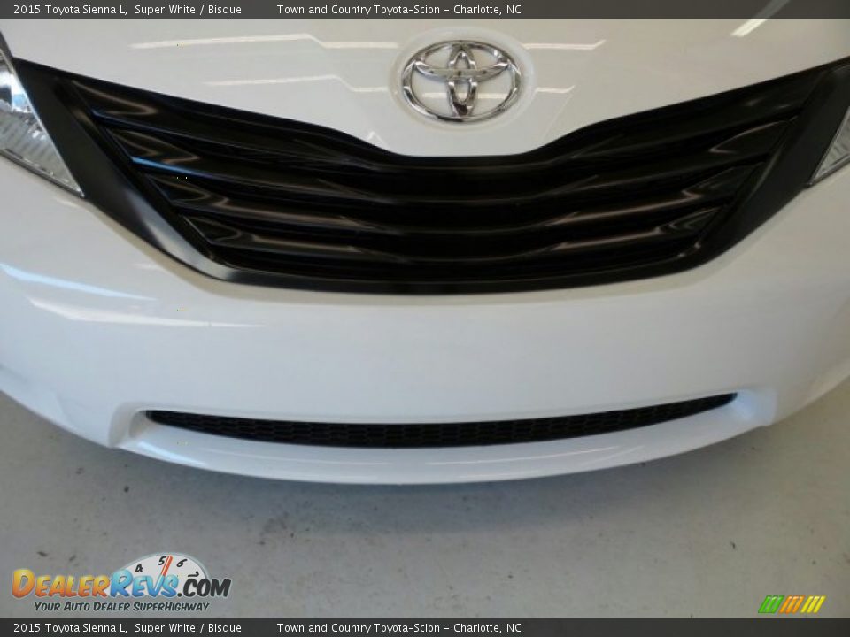 2015 Toyota Sienna L Super White / Bisque Photo #5