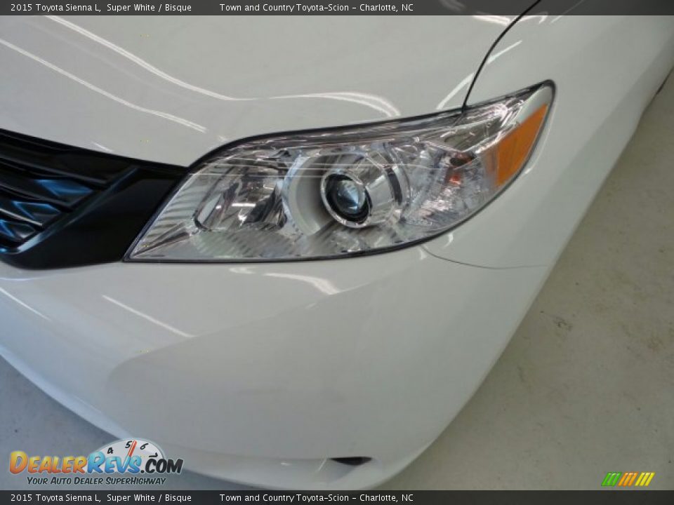 2015 Toyota Sienna L Super White / Bisque Photo #6