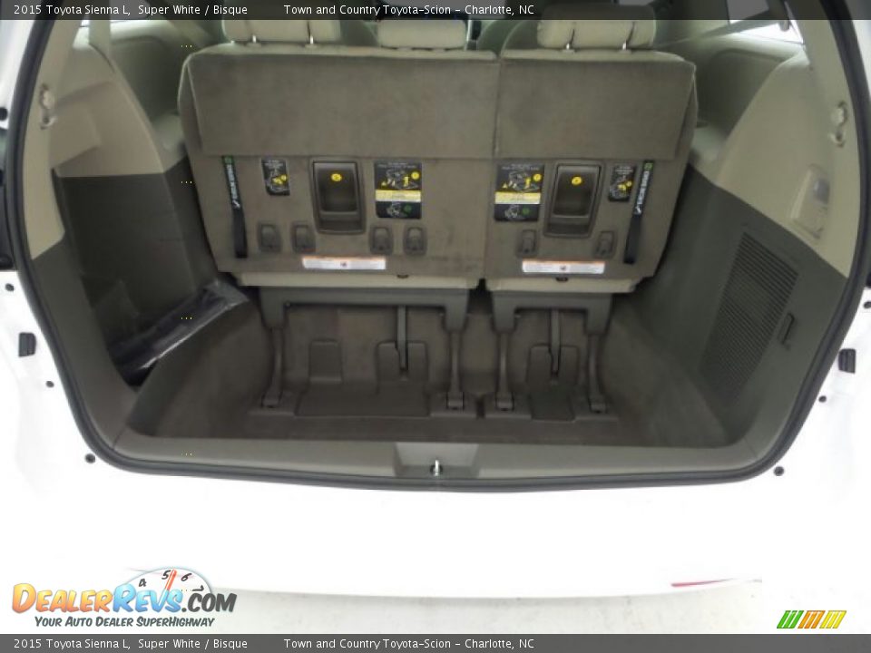2015 Toyota Sienna L Super White / Bisque Photo #15