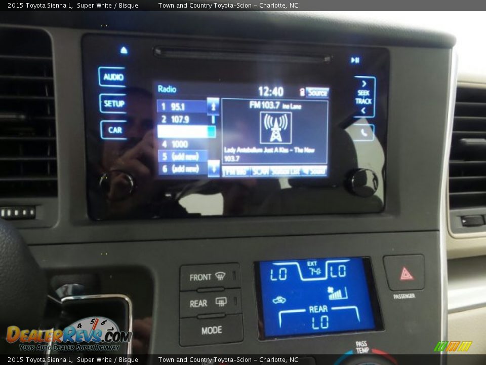 2015 Toyota Sienna L Super White / Bisque Photo #21