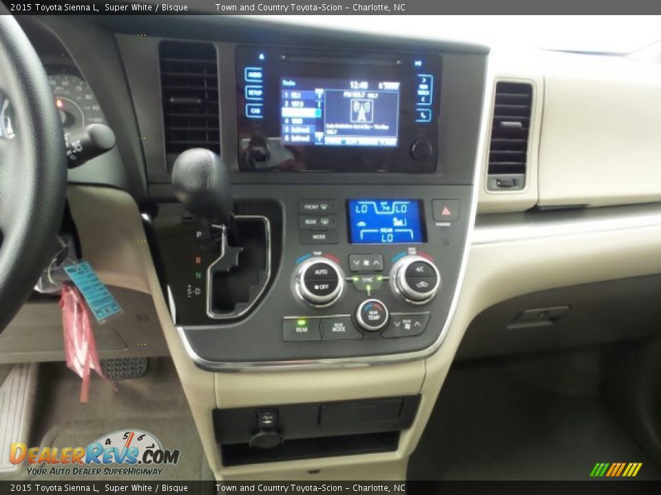 2015 Toyota Sienna L Super White / Bisque Photo #22