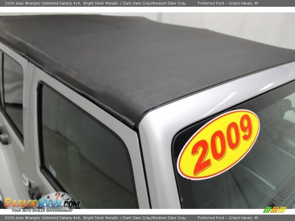 2009 Jeep Wrangler Unlimited Sahara 4x4 Bright Silver Metallic / Dark Slate Gray/Medium Slate Gray Photo #5