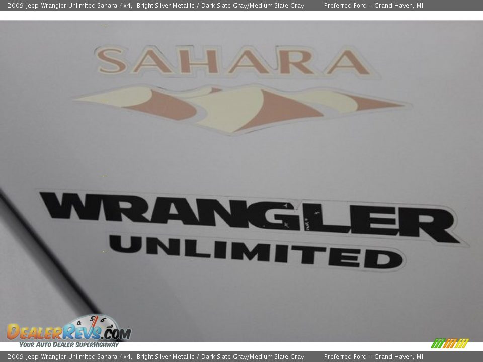 2009 Jeep Wrangler Unlimited Sahara 4x4 Bright Silver Metallic / Dark Slate Gray/Medium Slate Gray Photo #12