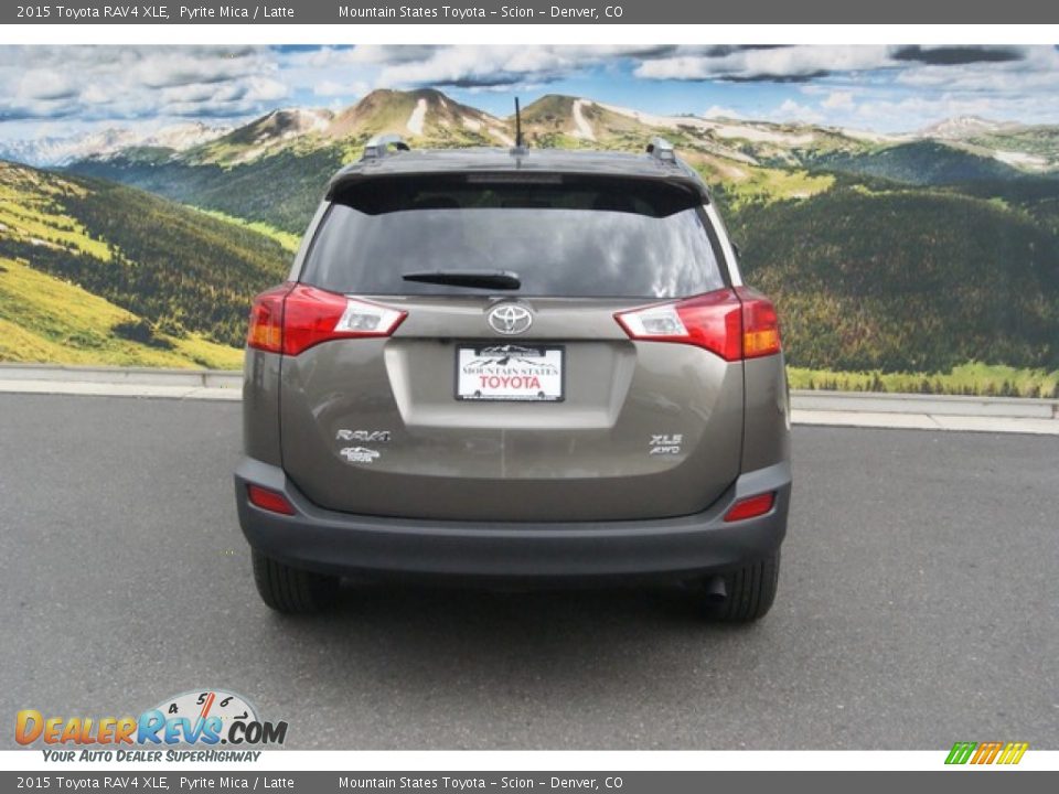 2015 Toyota RAV4 XLE Pyrite Mica / Latte Photo #4