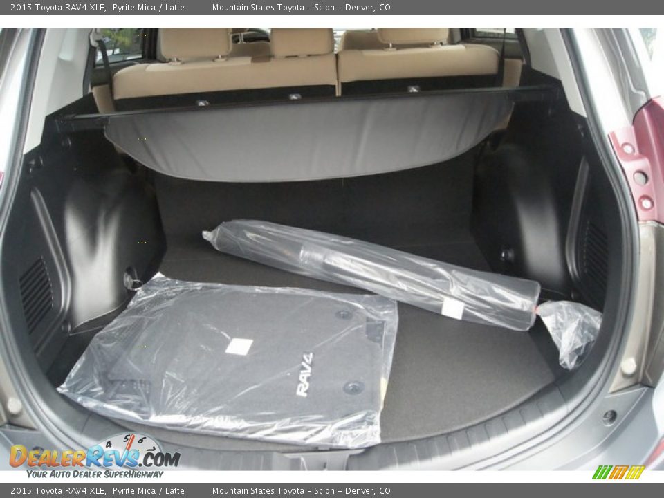 2015 Toyota RAV4 XLE Pyrite Mica / Latte Photo #8