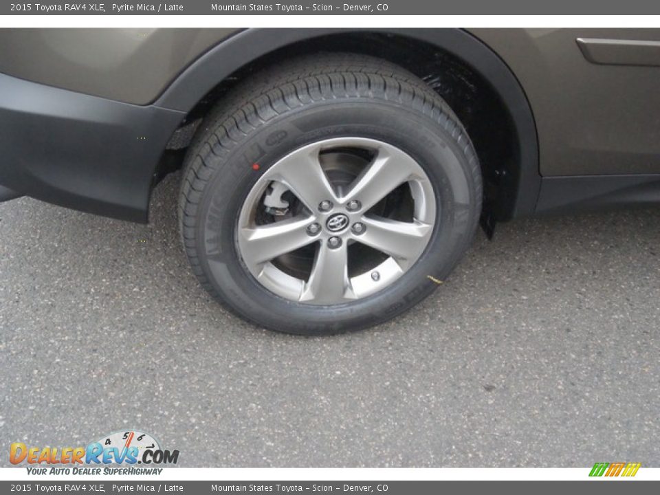 2015 Toyota RAV4 XLE Pyrite Mica / Latte Photo #9