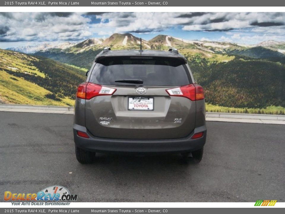 2015 Toyota RAV4 XLE Pyrite Mica / Latte Photo #4