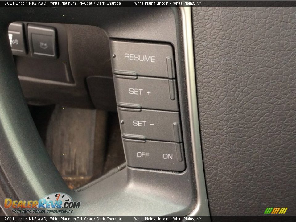 2011 Lincoln MKZ AWD White Platinum Tri-Coat / Dark Charcoal Photo #16