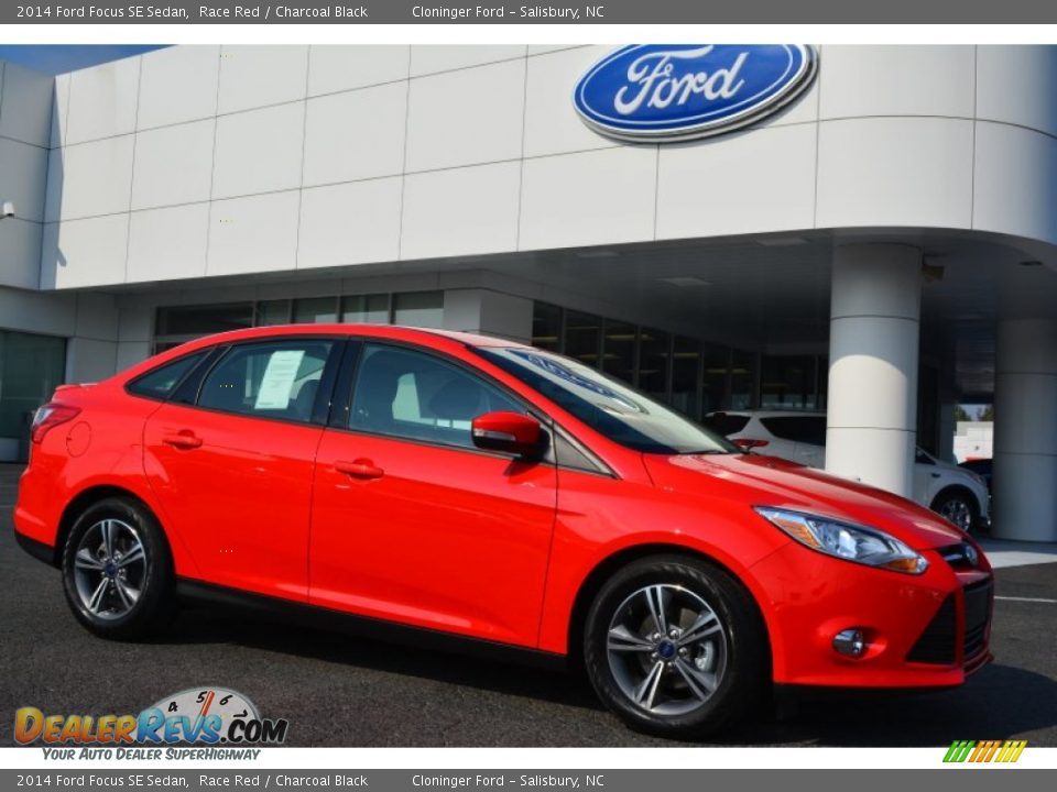 2014 Ford Focus SE Sedan Race Red / Charcoal Black Photo #1