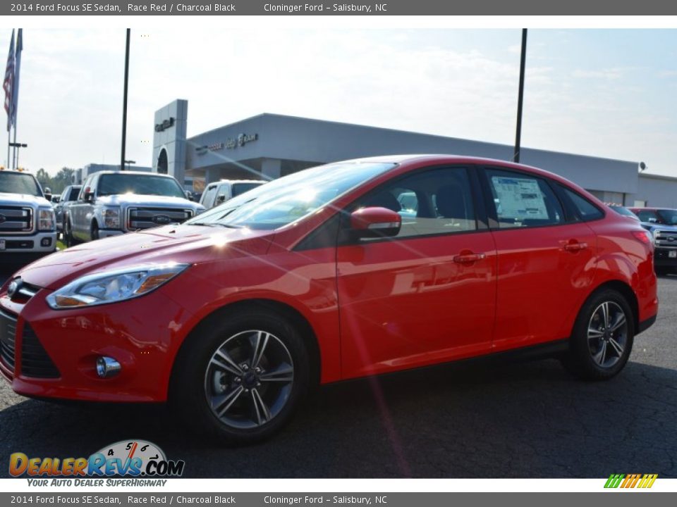 2014 Ford Focus SE Sedan Race Red / Charcoal Black Photo #3