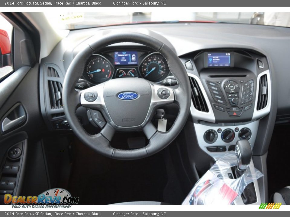 2014 Ford Focus SE Sedan Race Red / Charcoal Black Photo #11