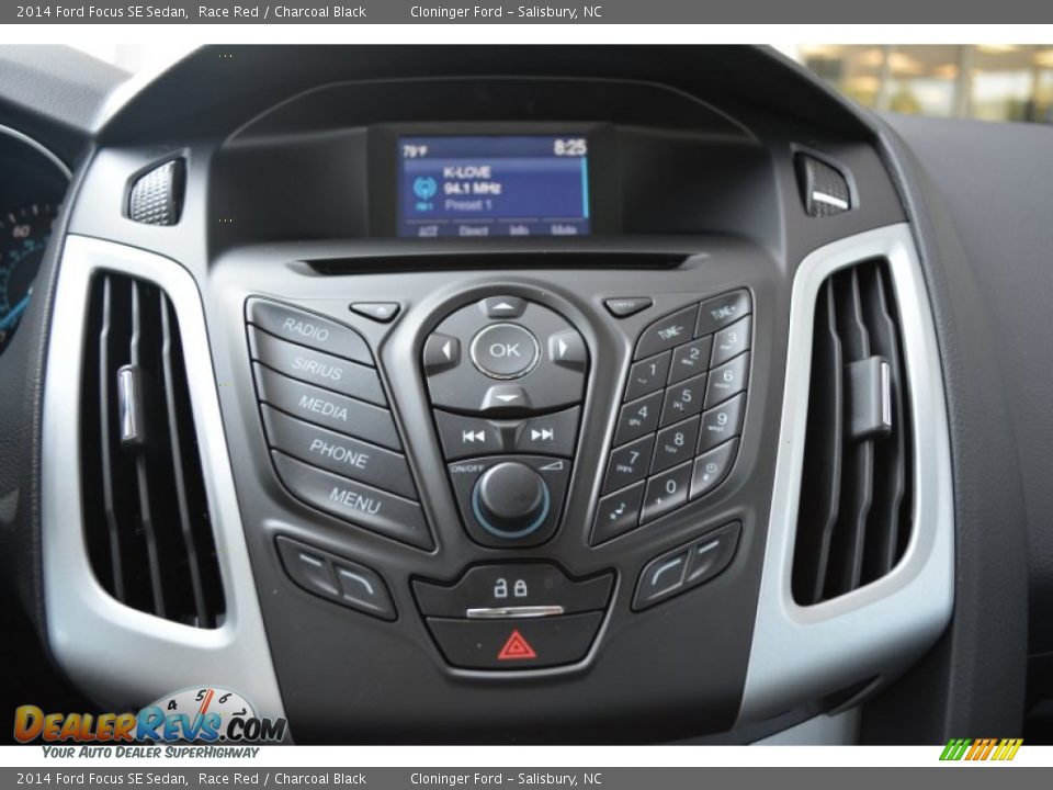 2014 Ford Focus SE Sedan Race Red / Charcoal Black Photo #12