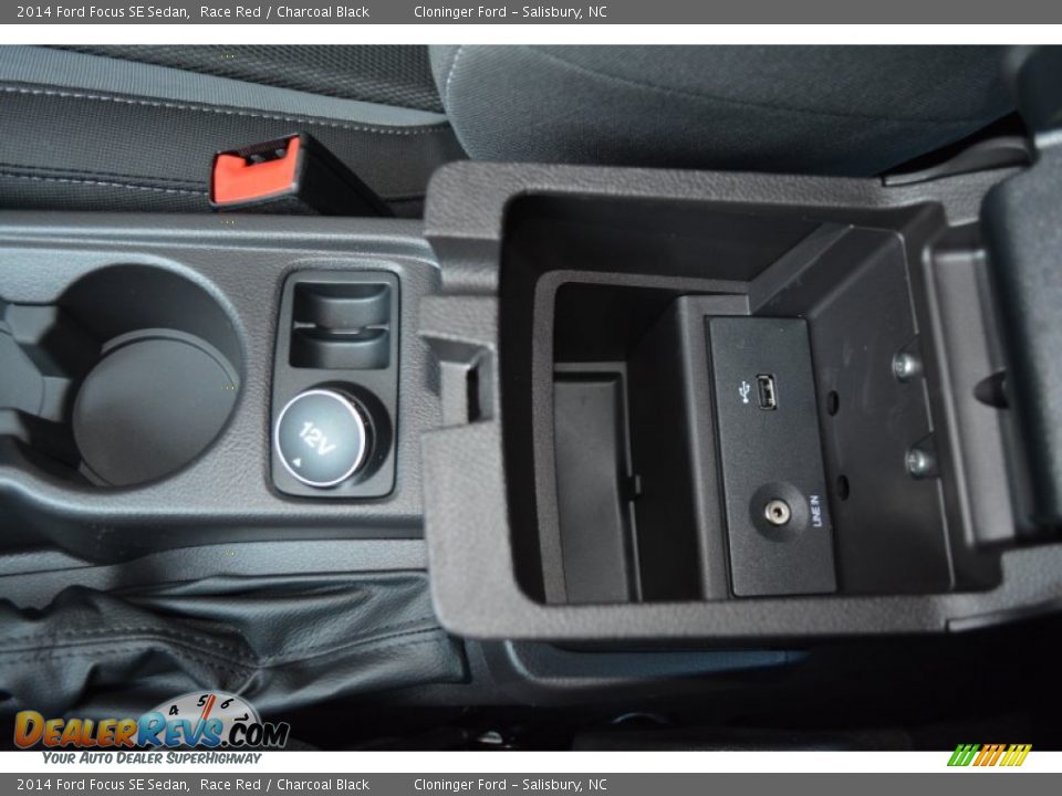 2014 Ford Focus SE Sedan Race Red / Charcoal Black Photo #14