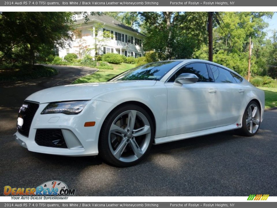 Front 3/4 View of 2014 Audi RS 7 4.0 TFSI quattro Photo #1