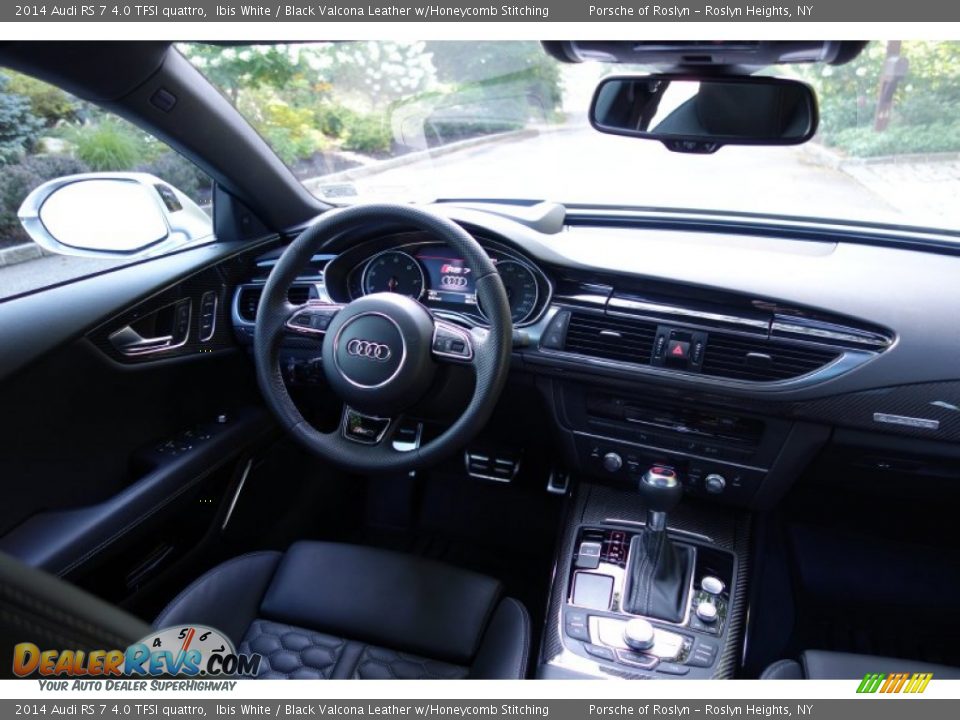 Dashboard of 2014 Audi RS 7 4.0 TFSI quattro Photo #15