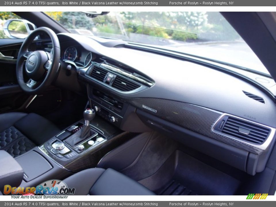 Dashboard of 2014 Audi RS 7 4.0 TFSI quattro Photo #23