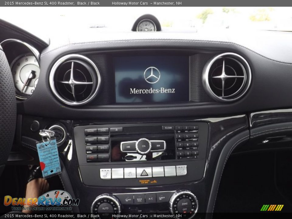 Controls of 2015 Mercedes-Benz SL 400 Roadster Photo #8