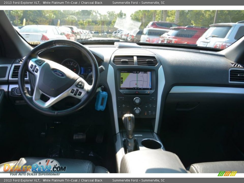 2013 Ford Explorer XLT White Platinum Tri-Coat / Charcoal Black Photo #8