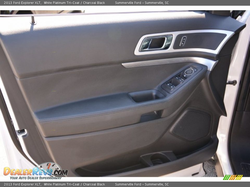 2013 Ford Explorer XLT White Platinum Tri-Coat / Charcoal Black Photo #12