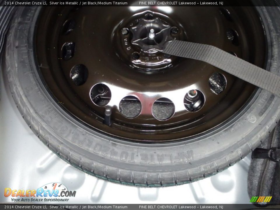 2014 Chevrolet Cruze LS Silver Ice Metallic / Jet Black/Medium Titanium Photo #8