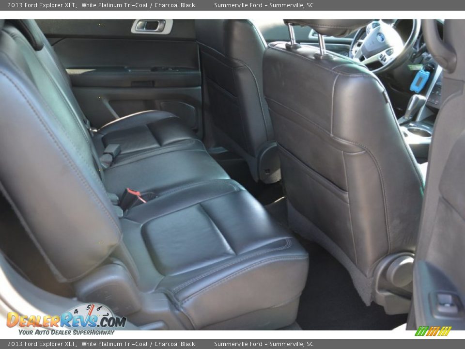 2013 Ford Explorer XLT White Platinum Tri-Coat / Charcoal Black Photo #18