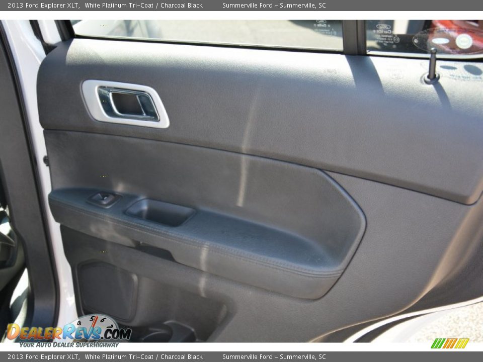 2013 Ford Explorer XLT White Platinum Tri-Coat / Charcoal Black Photo #19