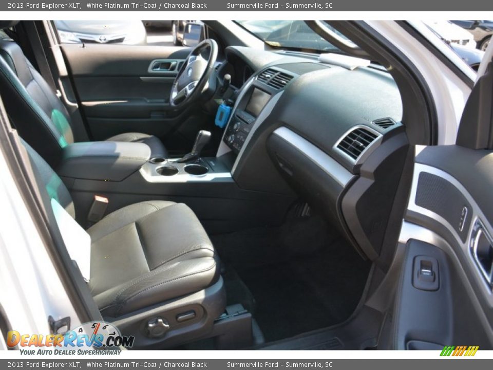 2013 Ford Explorer XLT White Platinum Tri-Coat / Charcoal Black Photo #21