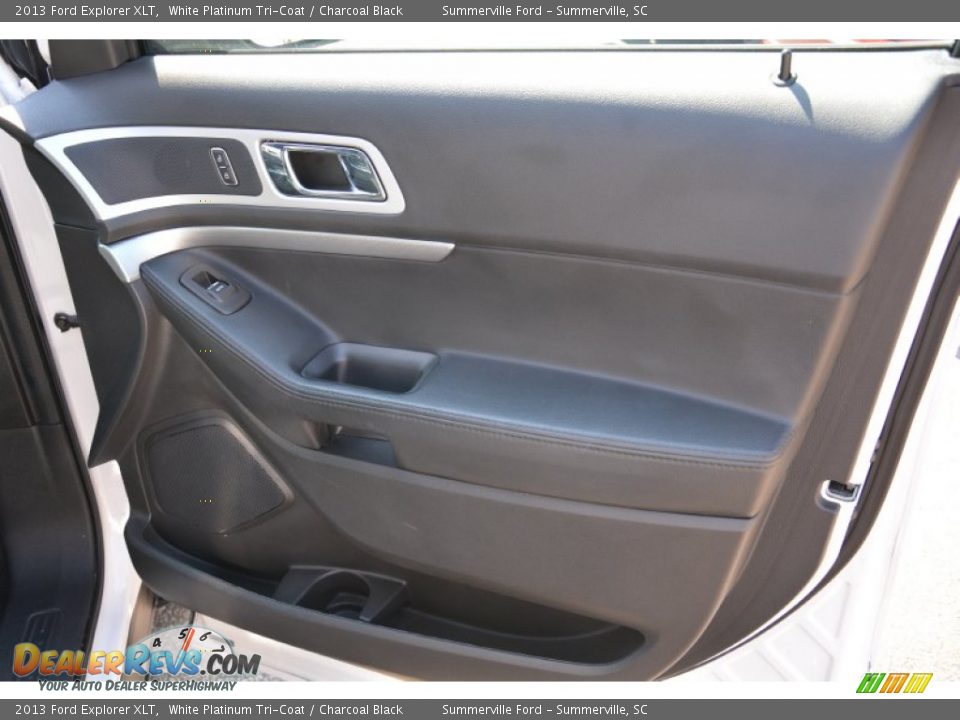 2013 Ford Explorer XLT White Platinum Tri-Coat / Charcoal Black Photo #22