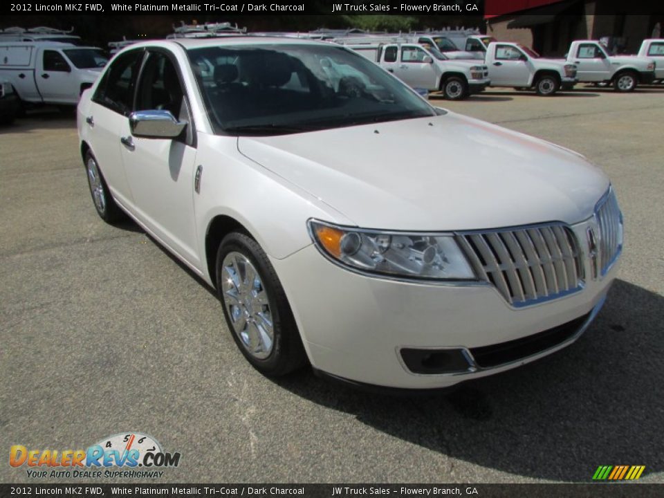 Front 3/4 View of 2012 Lincoln MKZ FWD Photo #4