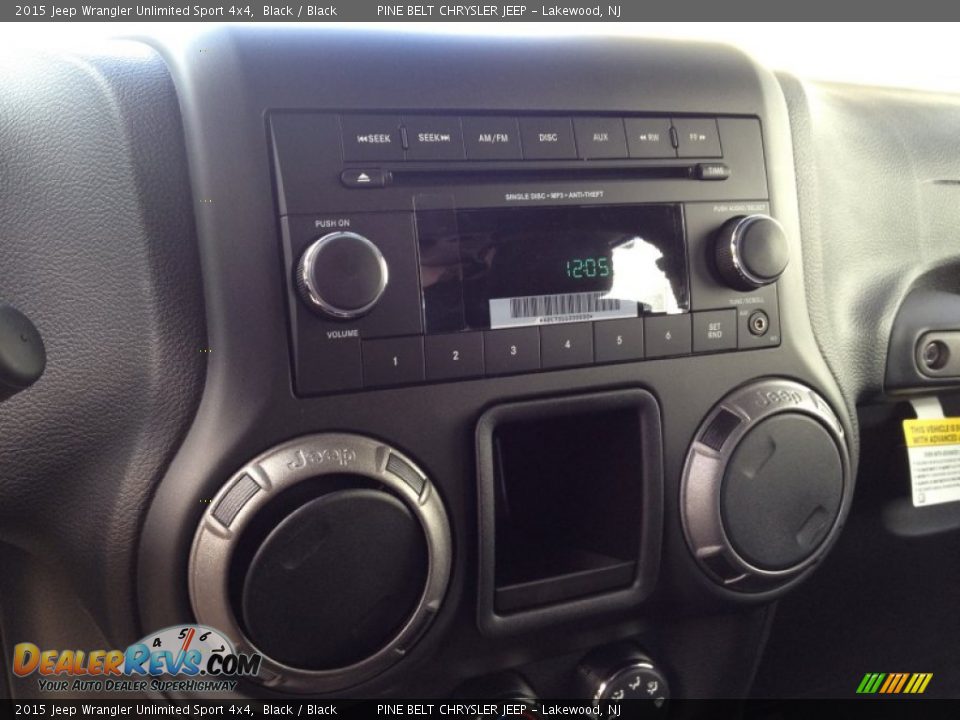 Controls of 2015 Jeep Wrangler Unlimited Sport 4x4 Photo #10