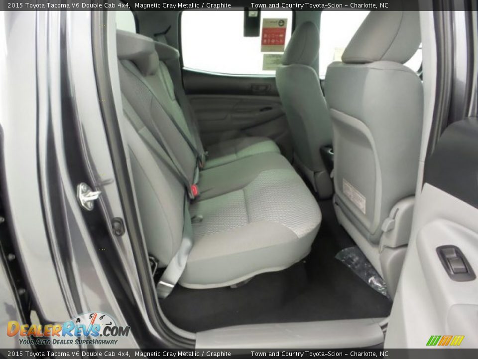 2015 Toyota Tacoma V6 Double Cab 4x4 Magnetic Gray Metallic / Graphite Photo #16