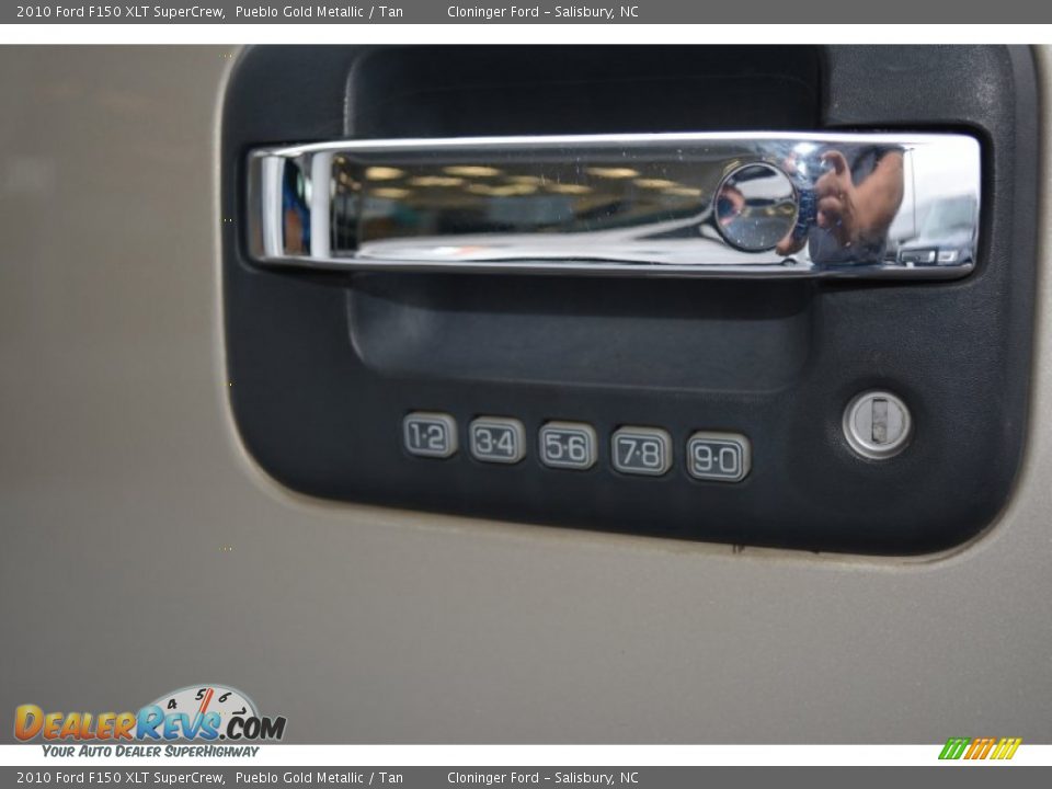 2010 Ford F150 XLT SuperCrew Pueblo Gold Metallic / Tan Photo #20